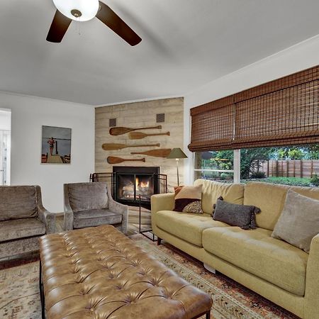 Luxury Lakefront Oasis With Boat Dock-Firepit McQueeney Esterno foto