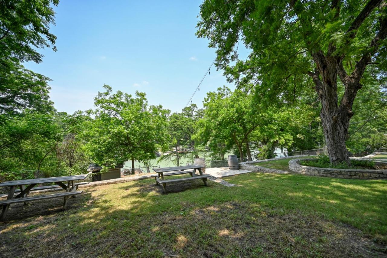 Luxury Lakefront Oasis With Boat Dock-Firepit Villa McQueeney Esterno foto